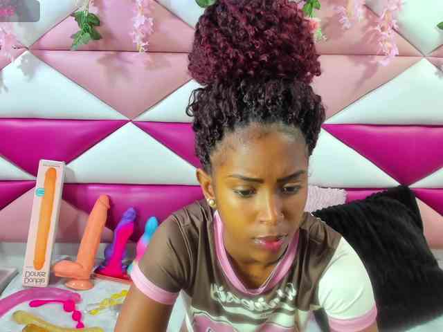 AngeyaPetite webcam