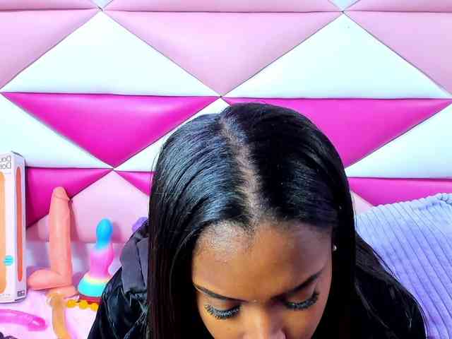 AngeyaPetite webcam
