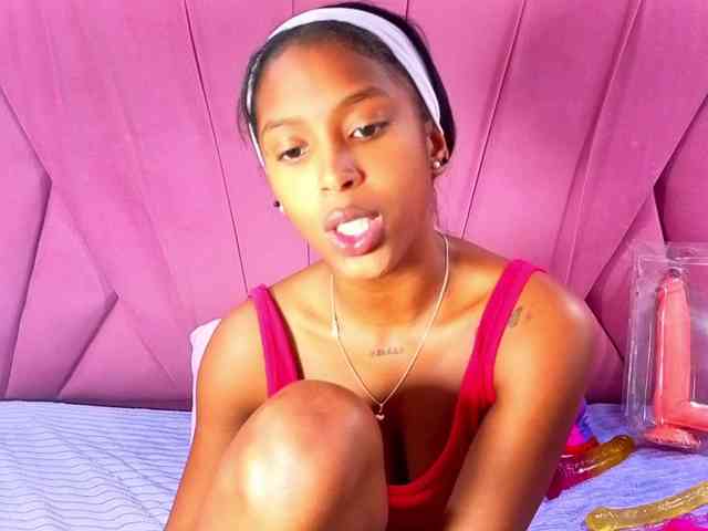 AngeyaPetite webcam