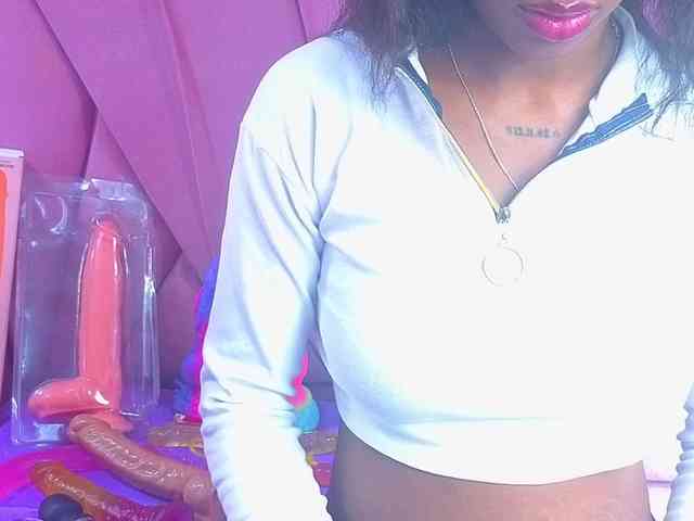 AngeyaPetite webcam