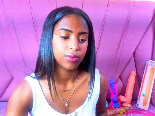 AngeyaPetite webcam