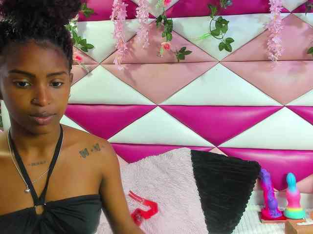 AngeyaPetite webcam
