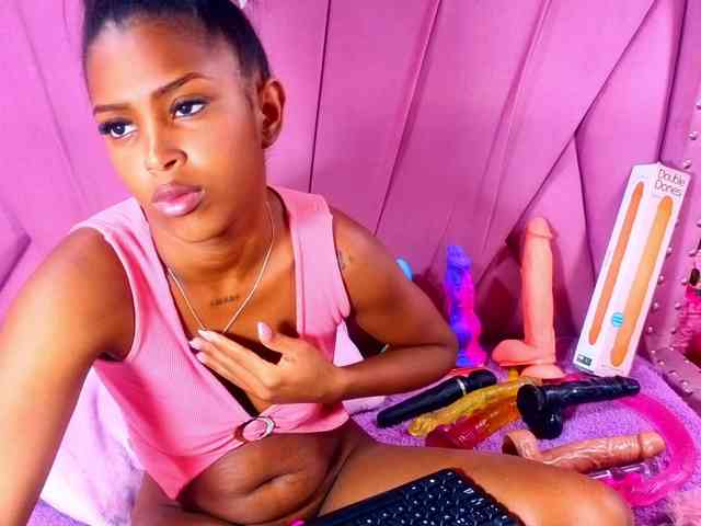AngeyaPetite webcam