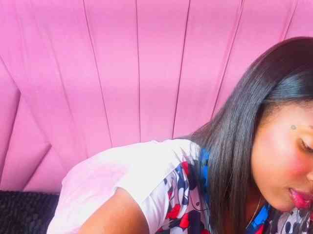 AngeyaPetite webcam