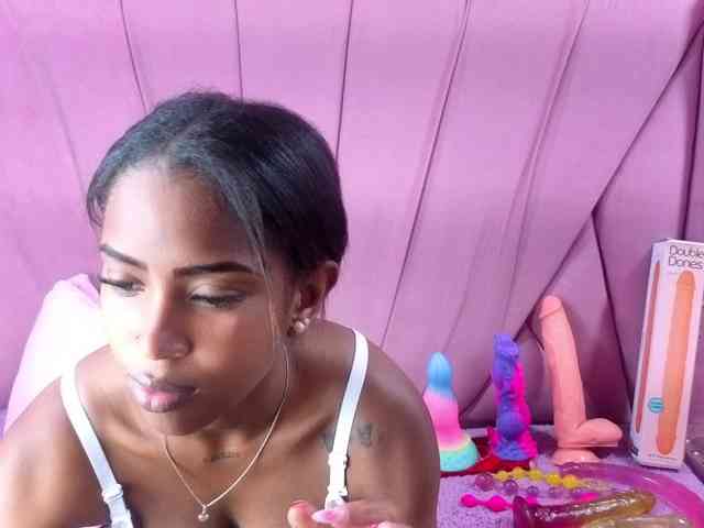 AngeyaPetite webcam