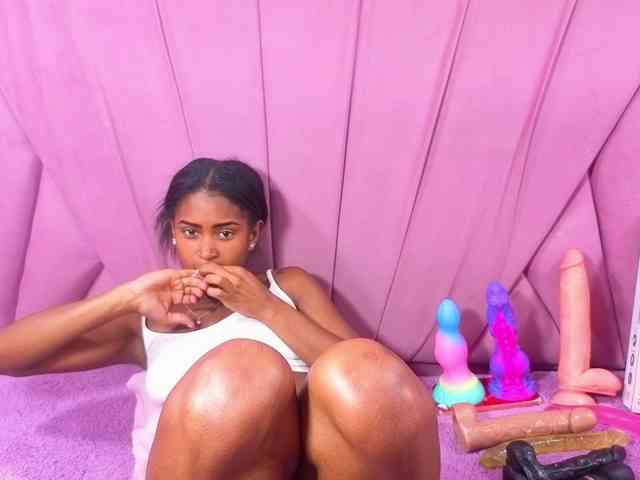 AngeyaPetite webcam