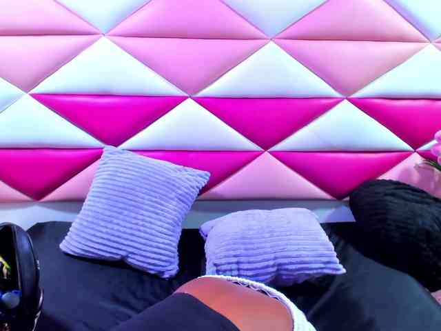 AngeyaPetite webcam