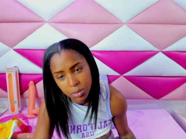 AngeyaPetite webcam