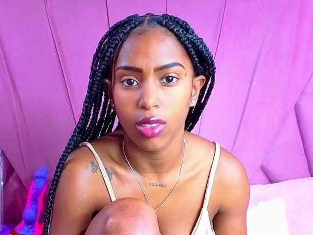 AngeyaPetite webcam
