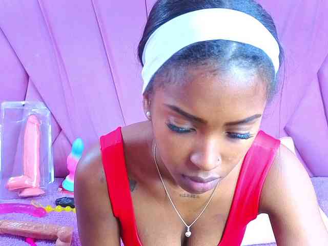 AngeyaPetite webcam