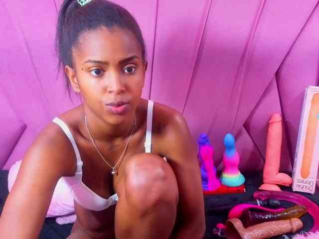 AngeyaPetite webcam