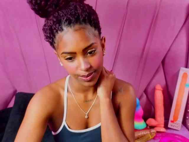 AngeyaPetite webcam