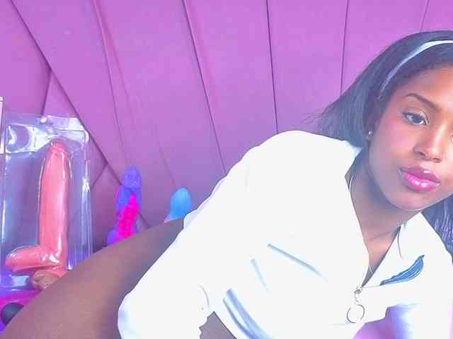 AngeyaPetite webcam