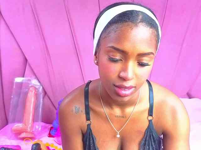 AngeyaPetite webcam