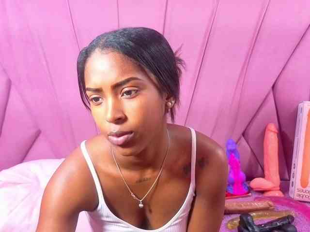 AngeyaPetite webcam