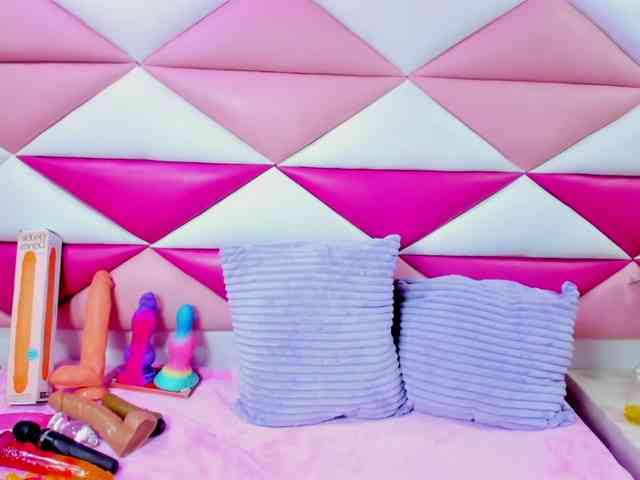 AngeyaPetite webcam