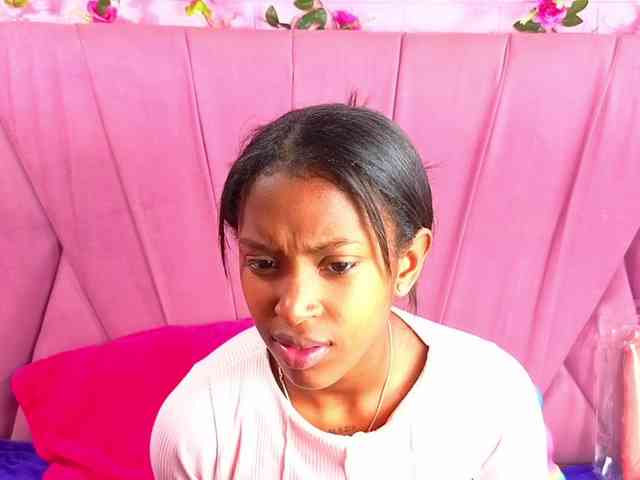 AngeyaPetite webcam