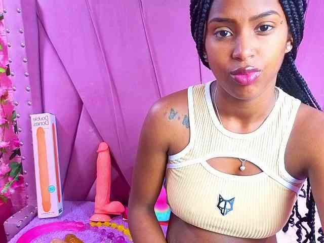 AngeyaPetite webcam