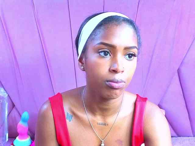 AngeyaPetite webcam