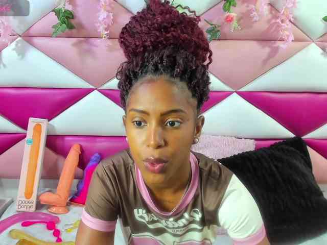 AngeyaPetite webcam