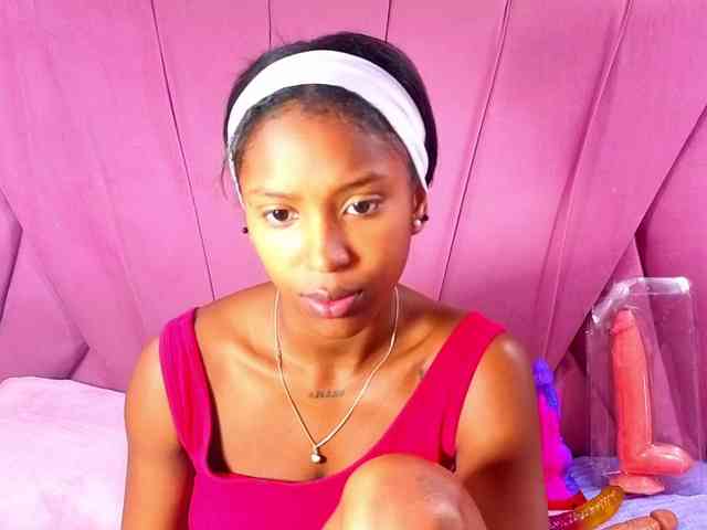 AngeyaPetite webcam