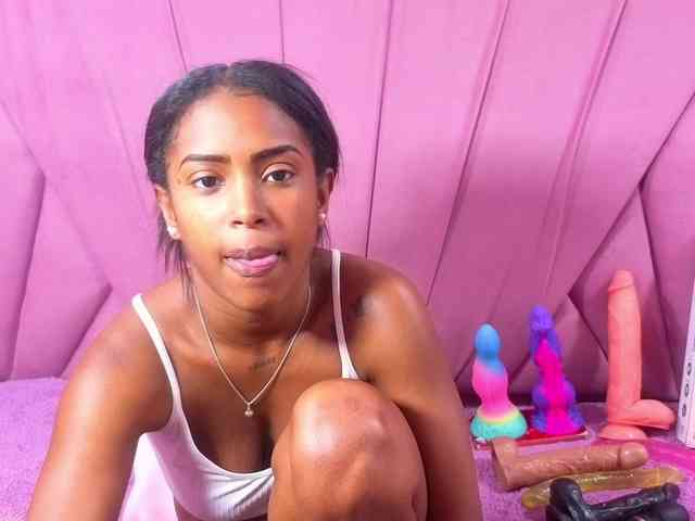 AngeyaPetite webcam