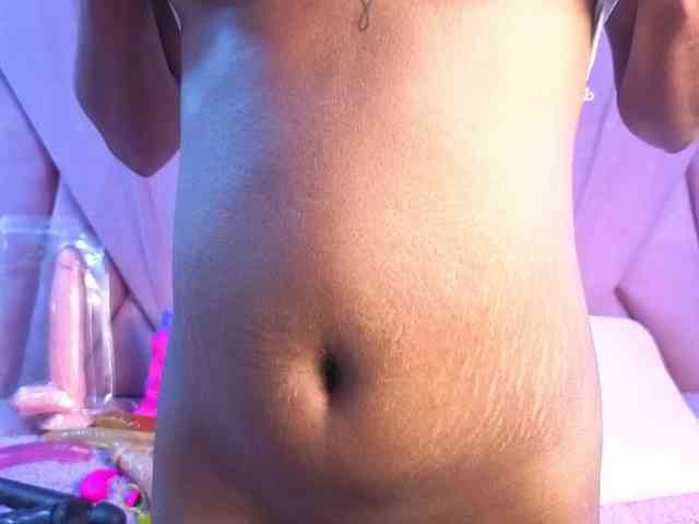 AngeyaPetite webcam