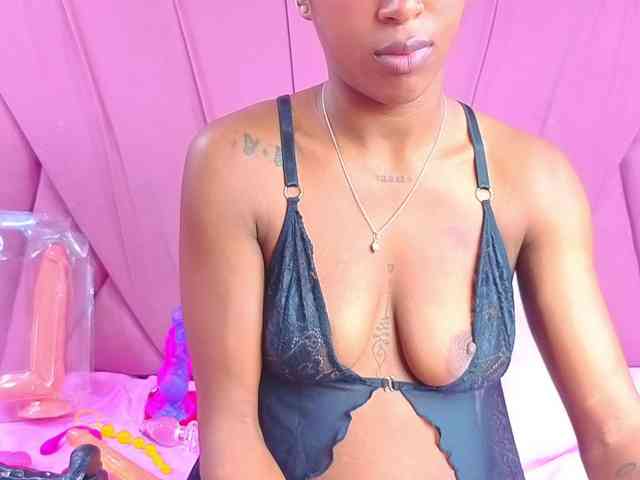 AngeyaPetite webcam