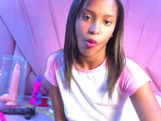 AngeyaPetite webcam