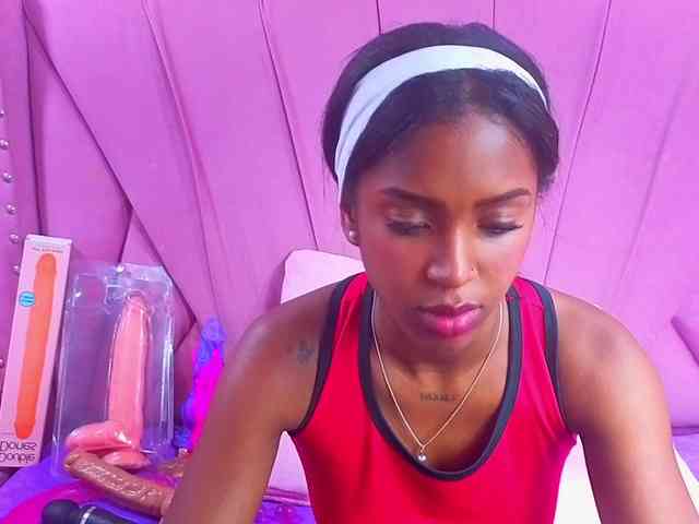 AngeyaPetite webcam