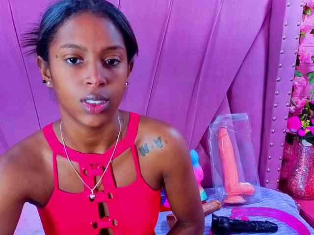 AngeyaPetite webcam