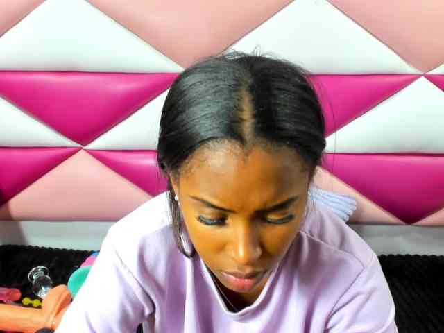 AngeyaPetite webcam