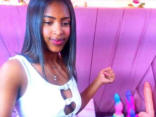 AngeyaPetite webcam