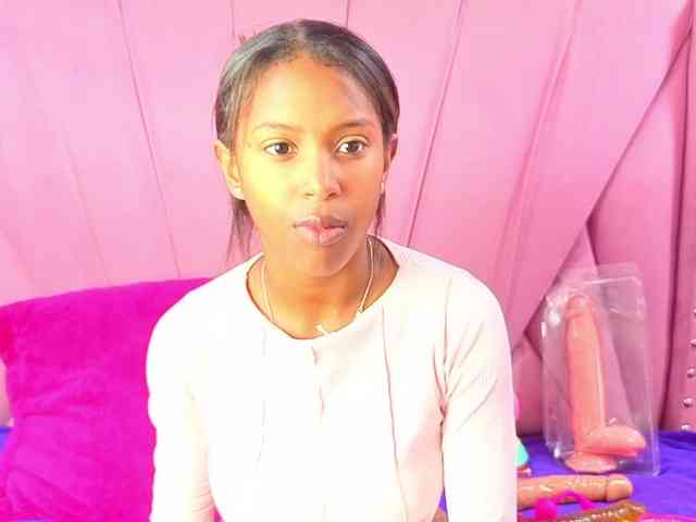 AngeyaPetite webcam