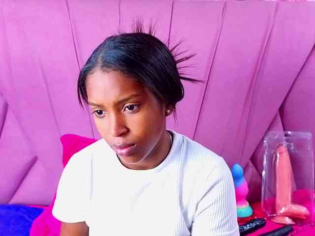 AngeyaPetite webcam