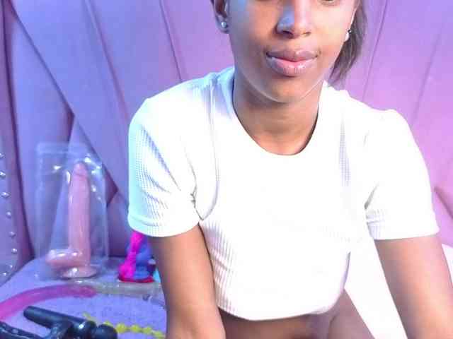 AngeyaPetite webcam