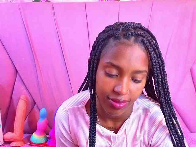 AngeyaPetite webcam
