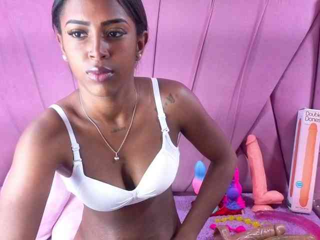 AngeyaPetite webcam