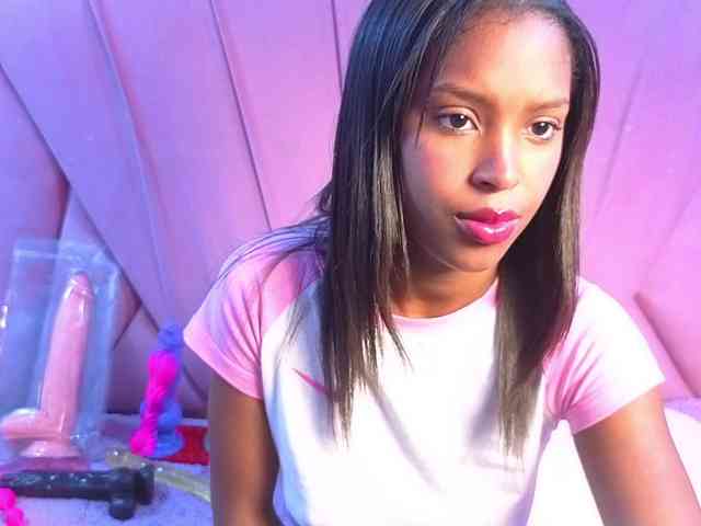 AngeyaPetite webcam