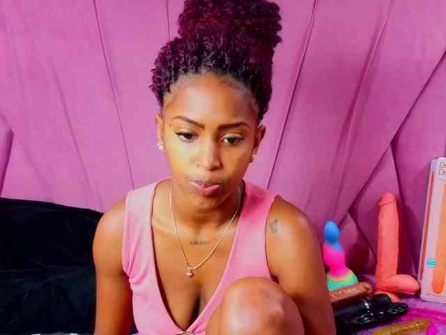 AngeyaPetite webcam