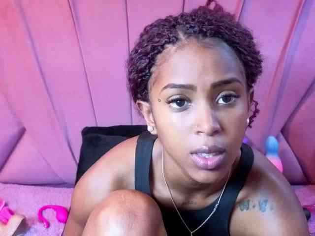 AngeyaPetite webcam
