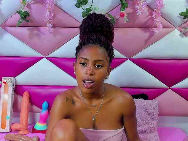 AngeyaPetite webcam