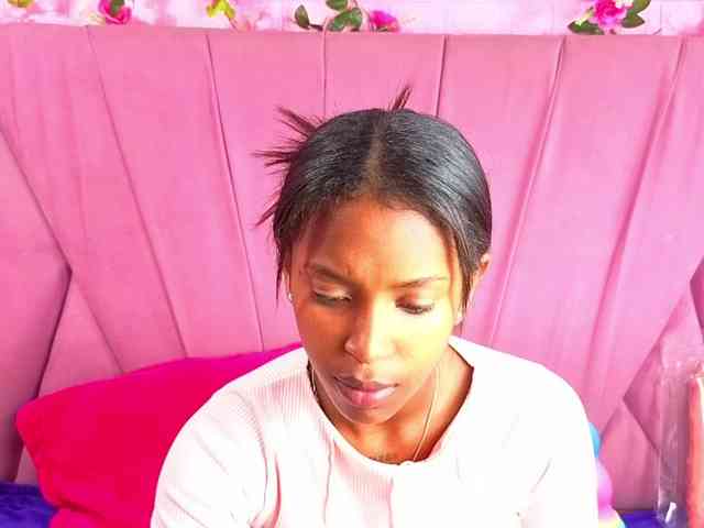 AngeyaPetite webcam