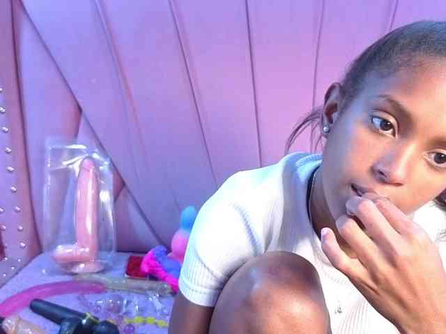 AngeyaPetite webcam