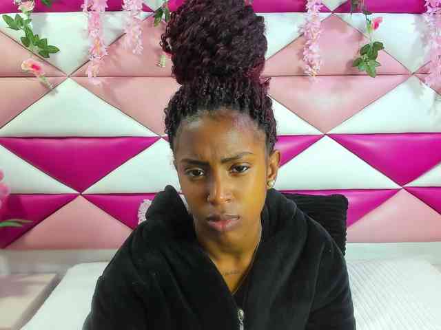 AngeyaPetite webcam
