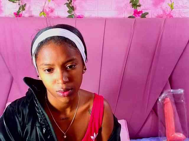 AngeyaPetite webcam
