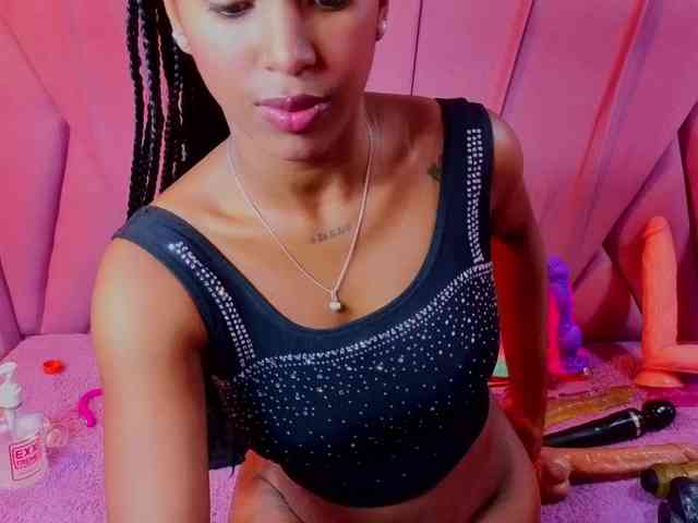 AngeyaPetite webcam