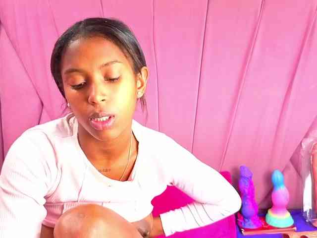 AngeyaPetite webcam