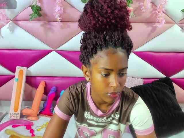 AngeyaPetite webcam