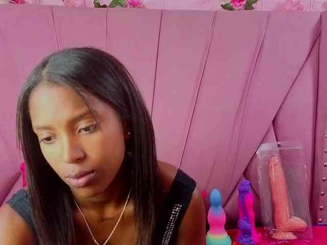 AngeyaPetite webcam